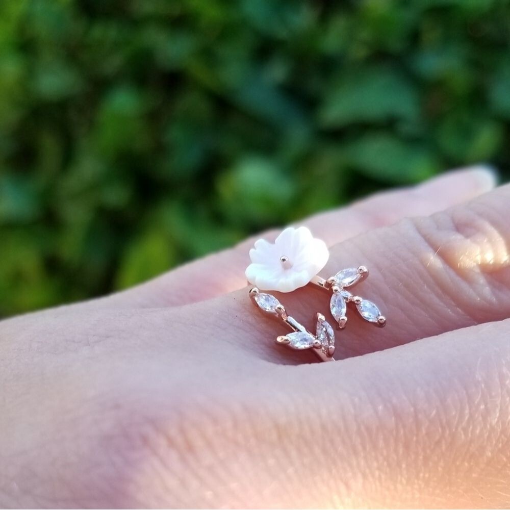 💎NEW💎 GOLD PLATED CHERRY BLOSSOM RING - Picture 10 of 11
